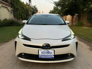 toyota-prius-a-touring-hybrid-2020